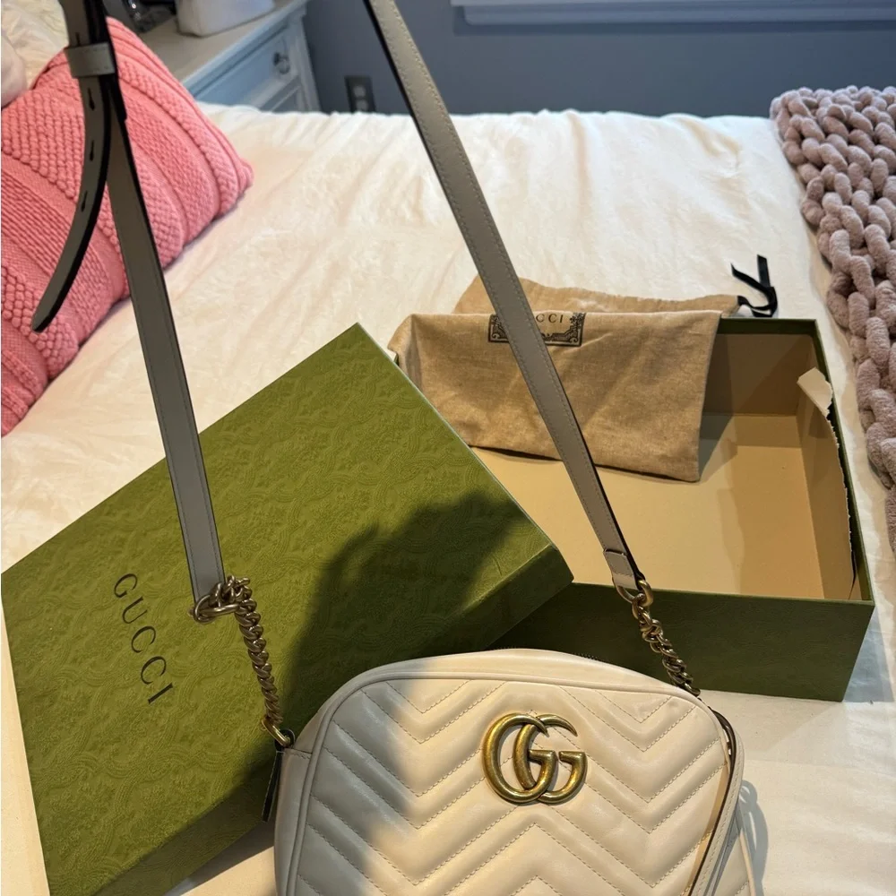 Gucci Cream Leather Crossbody Bag - Picture 3 of 7